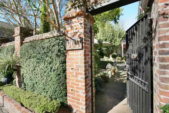 Spring Home & Courtyard Tour Spring Home & Courtyard Tour
